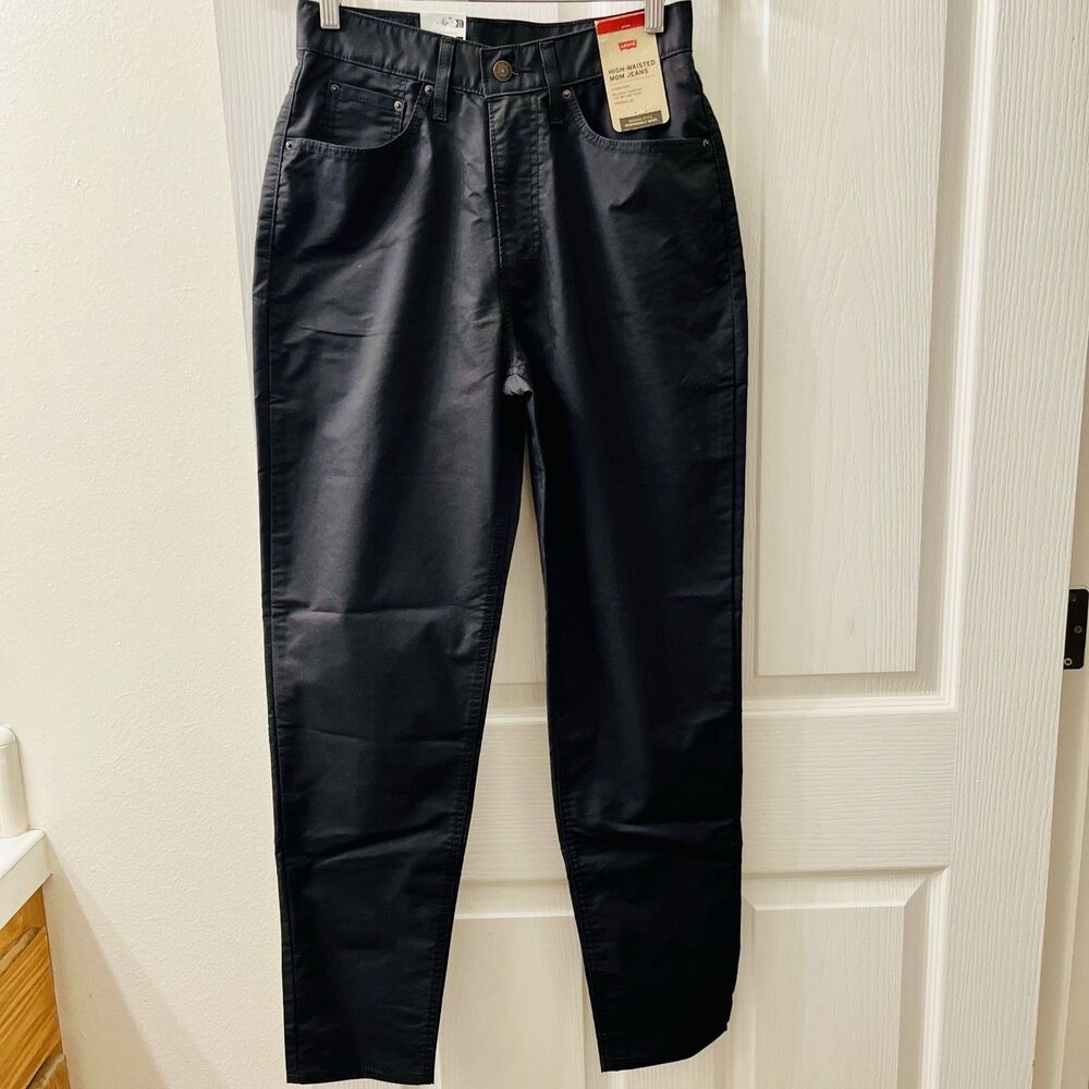 Levi's Women's 27 X 30 High‎ Waisted Mom Jeans Black Relaxed Tapered Twill 27x30